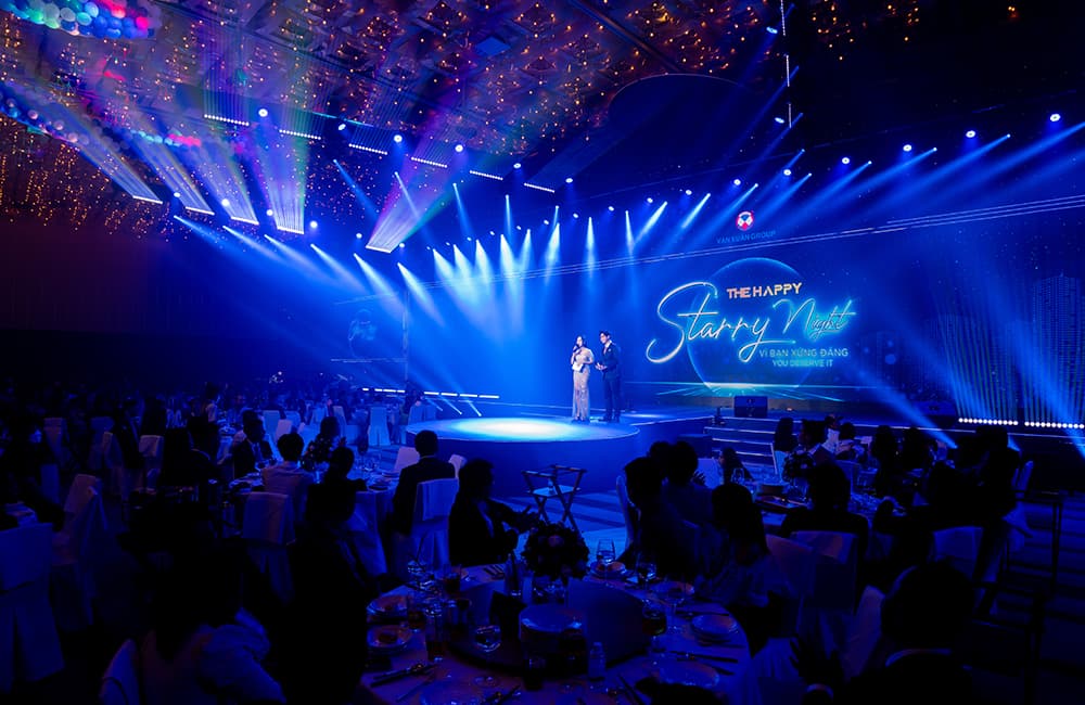 “The Happy Starry Night” - mãn nhãn với phần trình diễn nghệ thuật và ánh sáng