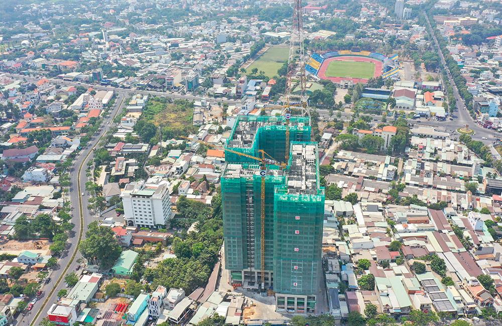 Hơn 1.000 công nhân thi công tại công trường Happy One Central