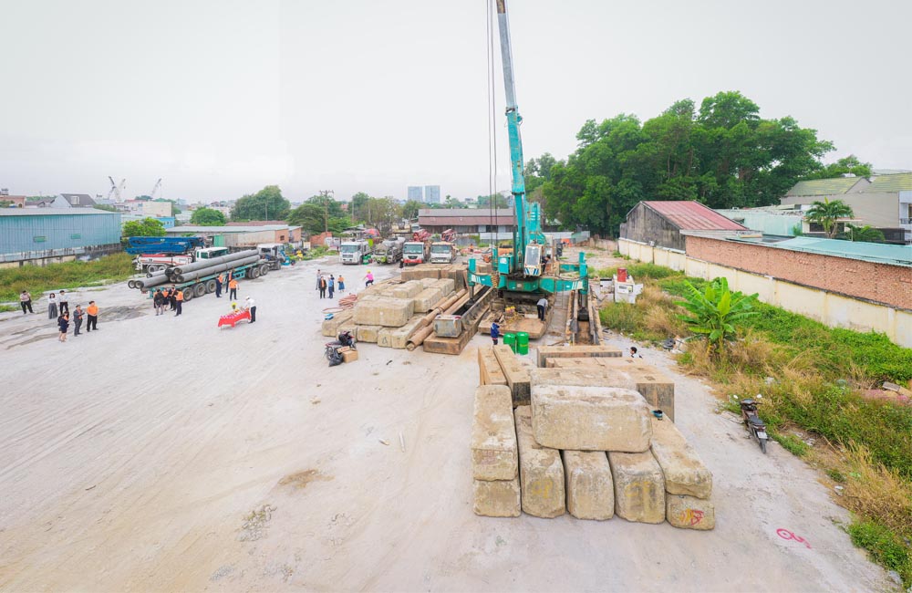 VẠN XUÂN GROUP TRIỂN KHAI ÉP CỌC THỬ TĨNH - DỰ ÁN HAPPY ONE 