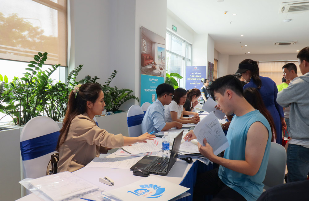 Vạn Xuân Group đẩy mạnh tiến độ cấp Giấy chứng nhận căn hộ Happy One Central